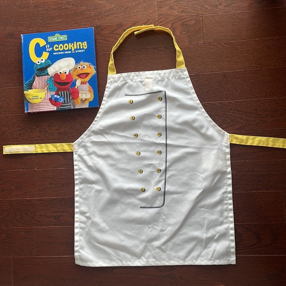 Sesame Street C is for Cooking Cookbook & Kids’ Apron - Picture 10 of 10